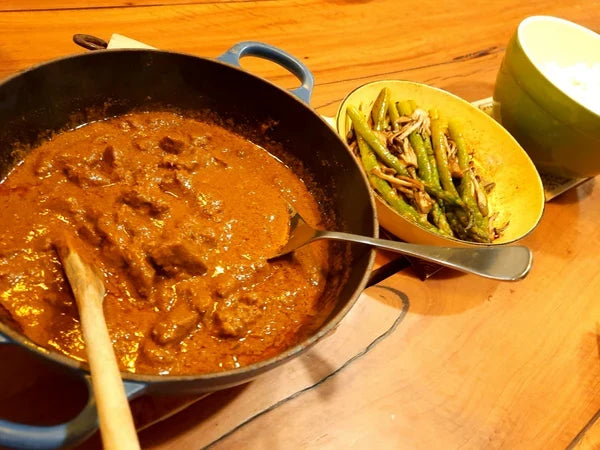 A 1kg serve of din-a-dun Beef Rendang